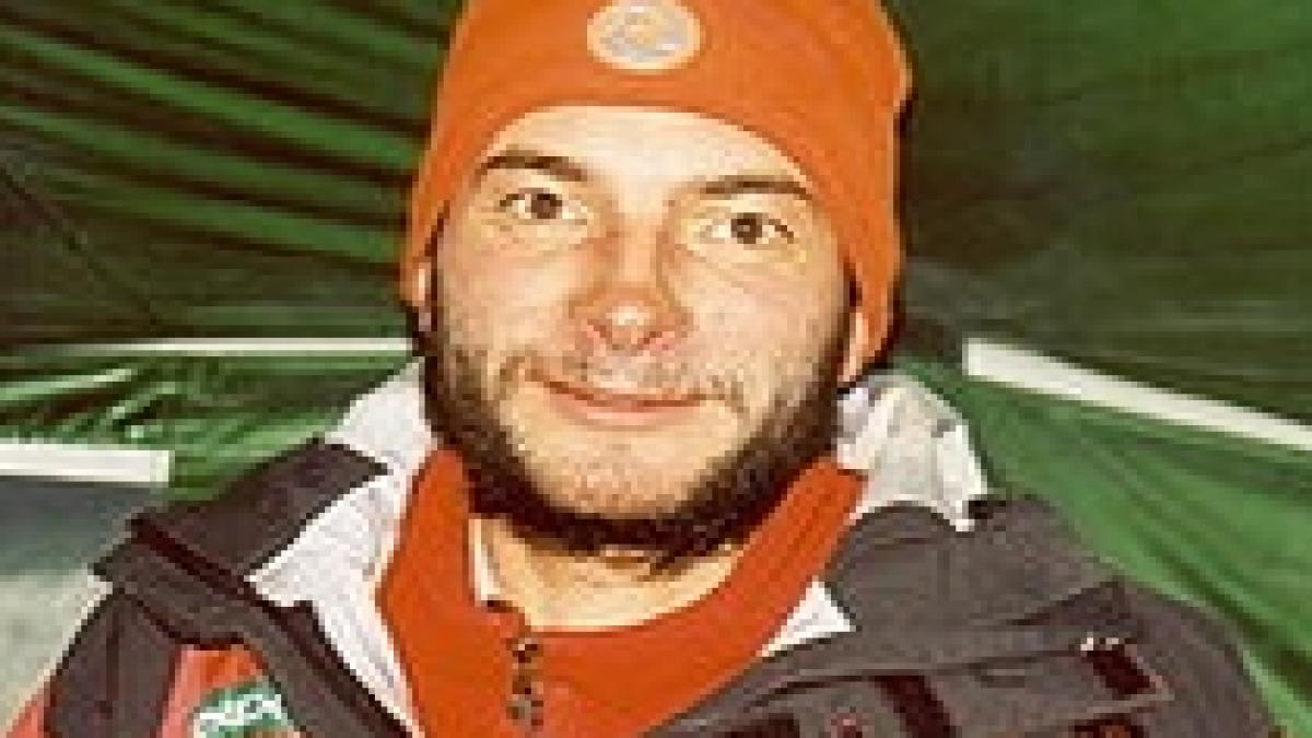 Alpinistul Teodor Tulpan şi-a fracturat coloana, în urma unui salt cu parapanta