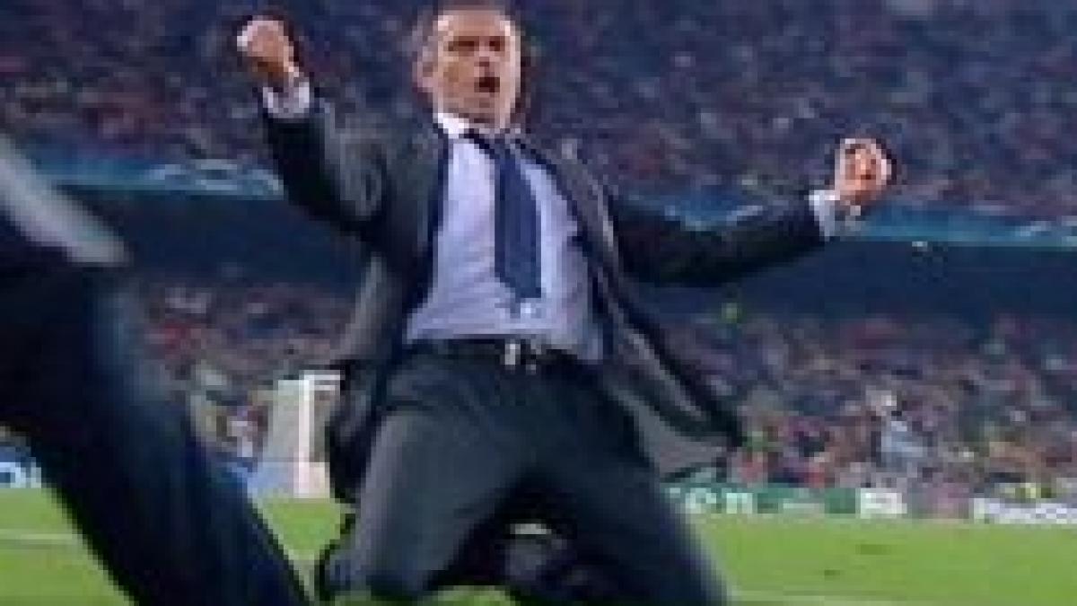 Mourinho, inamicul nr.1 la Barcelona. Fanii catalani l-au înjurat şi au vrut să îi răstoarne maşina (VIDEO)