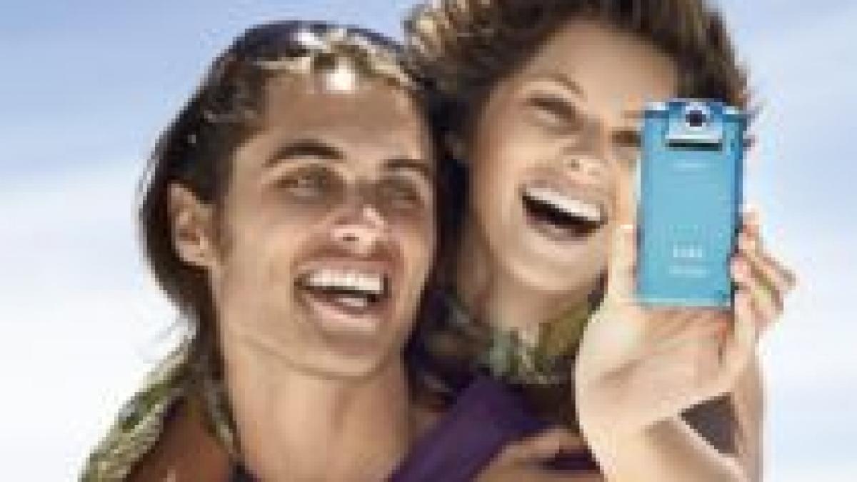 Sony anunţă bloggie, un nou concept întruchipat de două camere mobile HD Snap, pentru filmări spontane (FOTO)