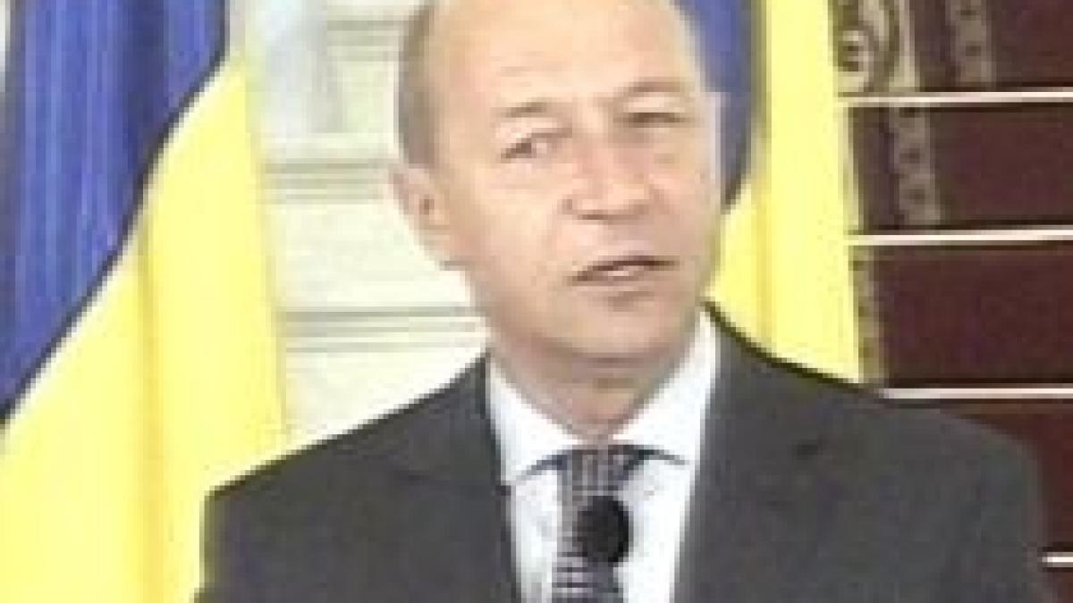 Traian Băsescu îşi virează salariul într-un fond de solidaritate (VIDEO)