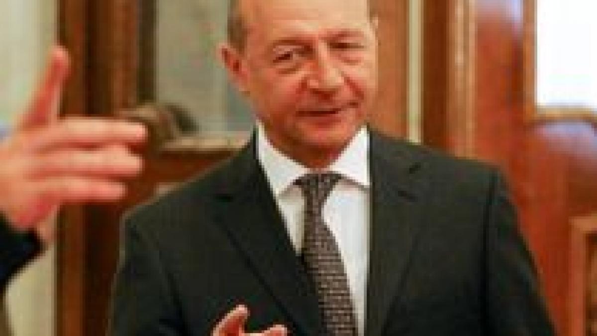 Alegeri anticipate sau un elicopter pentru Băsescu
