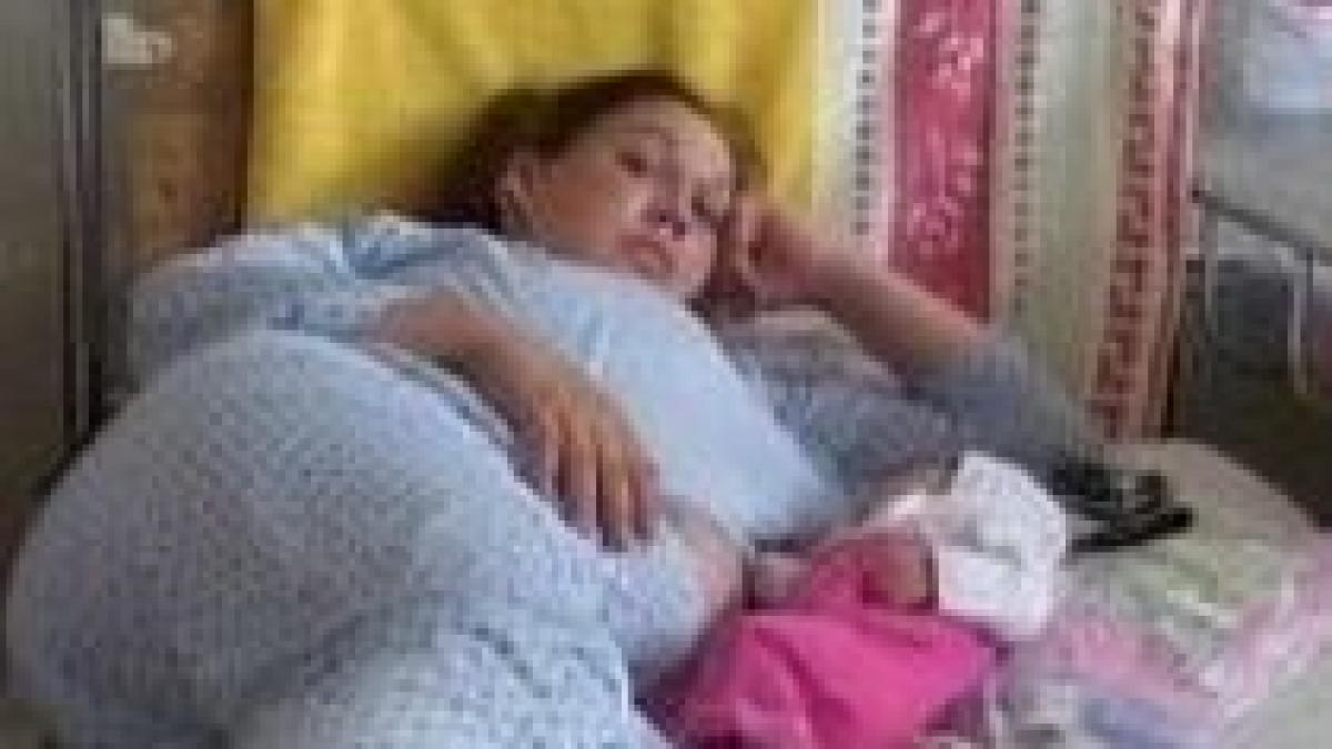 Guvernul va anula alocaţia oferită mamelor la naştere şi tinerilor la prima căsătorie