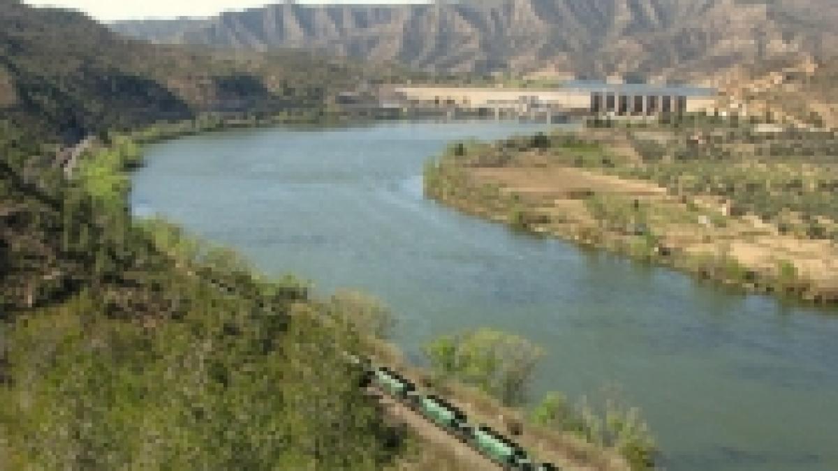 Un român din Spania a dispărut, după ce a încercat să traverse înot fluviul Ebro
