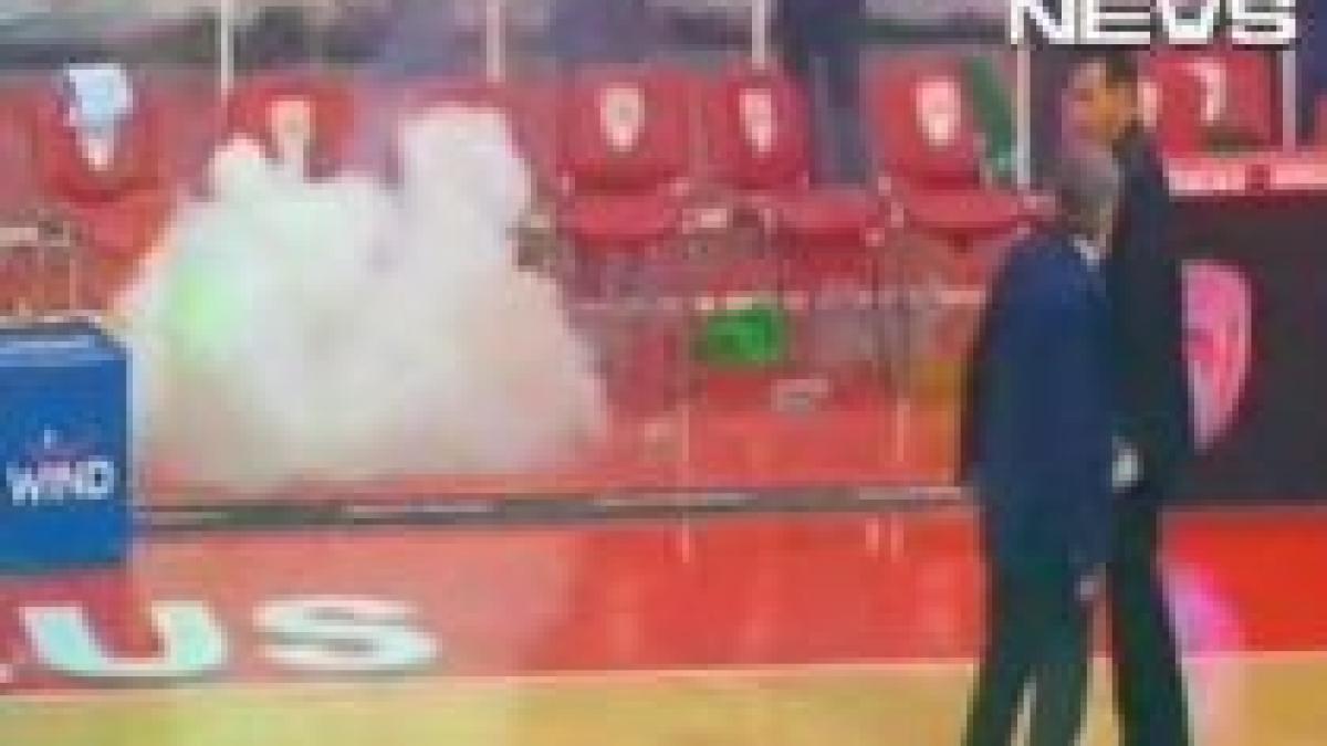 Baschetul prilejuieşte violenţe extreme la Atena, la finala Panathinaikos - Olympiakos. "E un dezastru" (VIDEO)