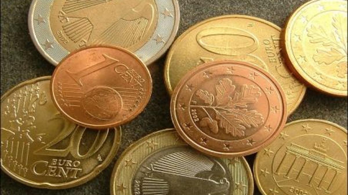 BCE menţine dobânda monetară la minimul istoric de 1%