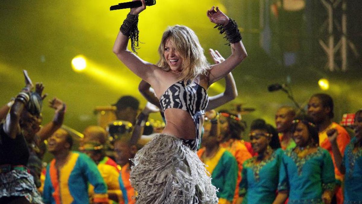 Shakira şi alte staruri ale muzicii au dat "o veritabilă lovitură de începere" la Cupa Mondială (VIDEO)