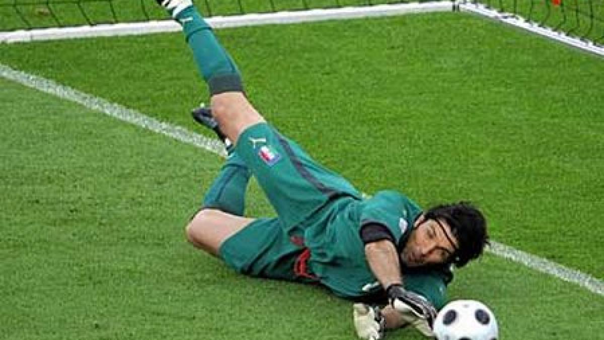 Buffon are hernie de disc şi pierde, aproape sigur, restul Cupei Mondiale