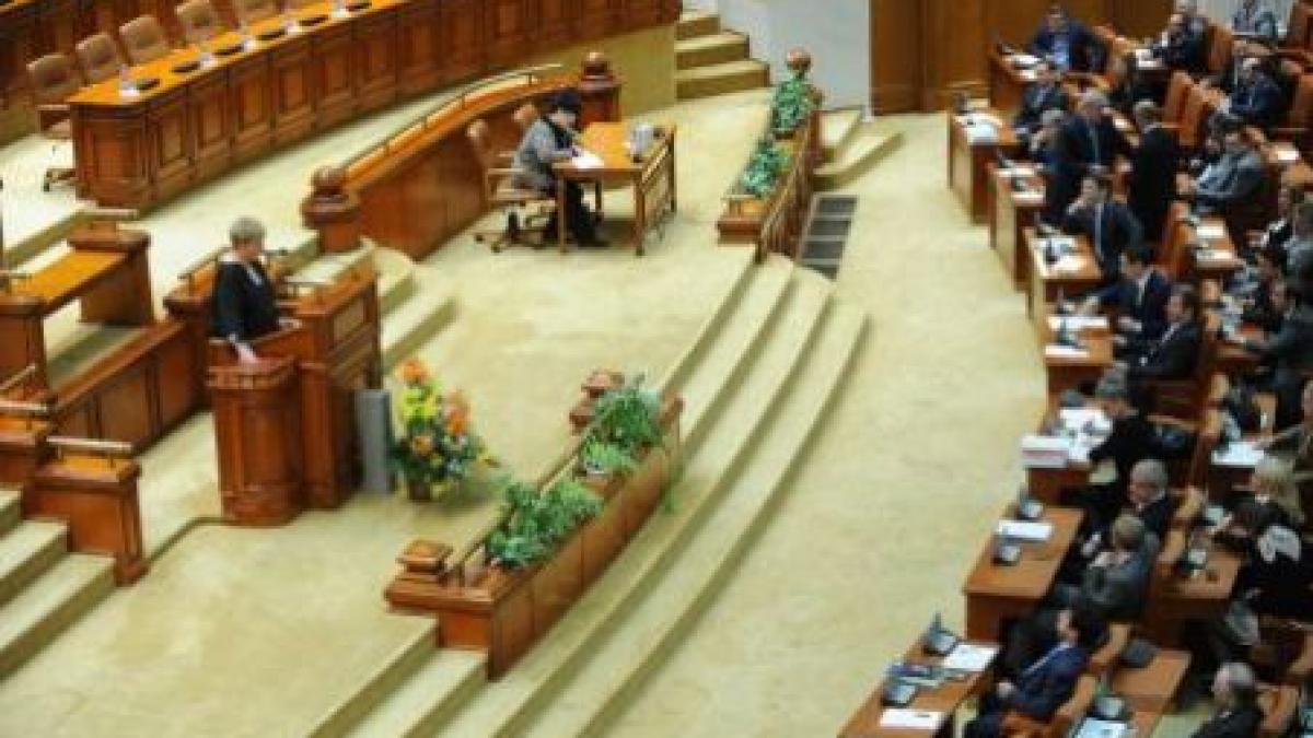 Demnitarii vor completa o singură declaraţie de avere. Adresa, CNP-ul şi semnătura, trecute la secret
