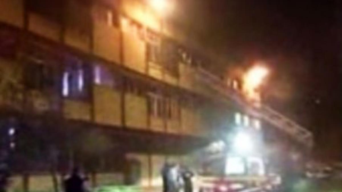 Incendiu la un centru de plasament din Capitală: Doi copii au ajuns la spital (VIDEO)