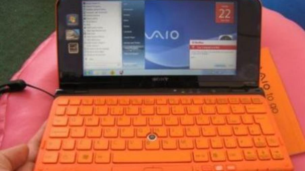 Sony a lansat în România VAIO P, un mini-notebook colorat care încape în buzunar (VIDEO)