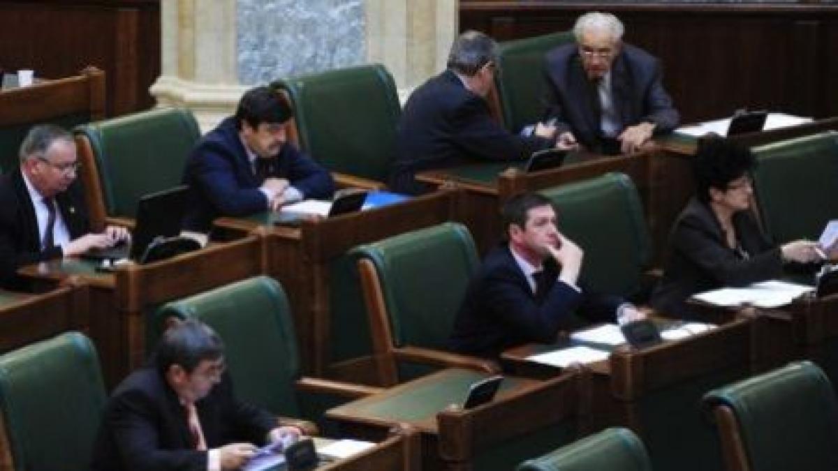 Varianta depolitizării abandonată de Putere: PSD şi PDL vor avea câte 3 oameni în CA al SRTV
