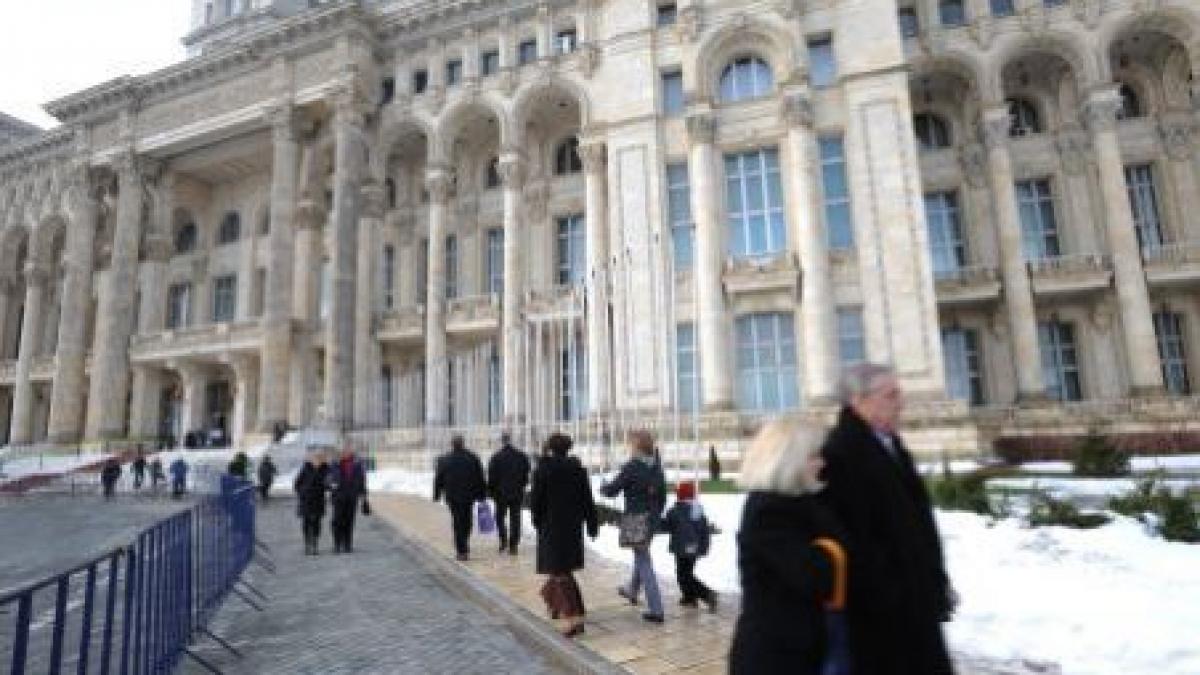 Camera Deputaţilor majorează tarifele de vizitare pentru Palatul Parlamentului: Tur complet, 45 de lei, standard - 35