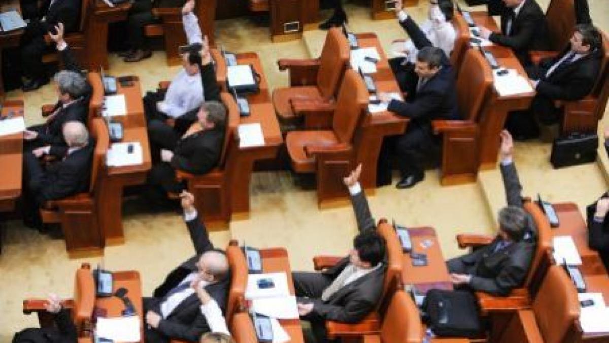 Depunerea raportului pe legea pensiilor, prelungit la Cameră până la data de 1 septembrie