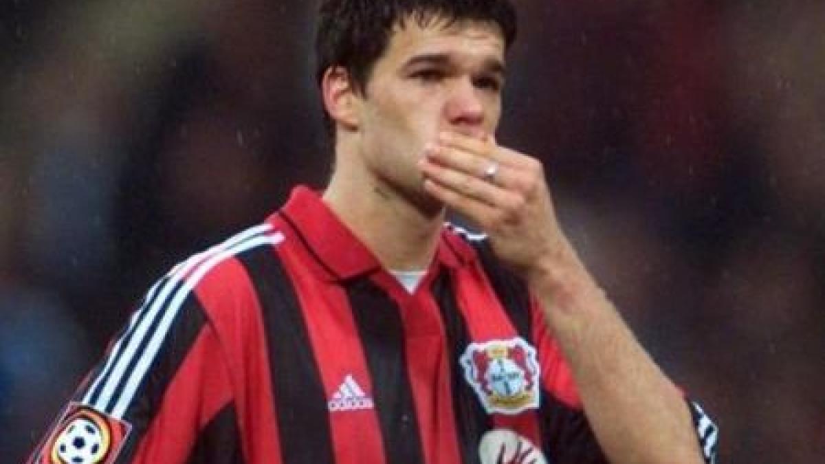 Ballack semnează pe doi ani cu Bayer Leverkusen şi primeşte 12 milioane de euro