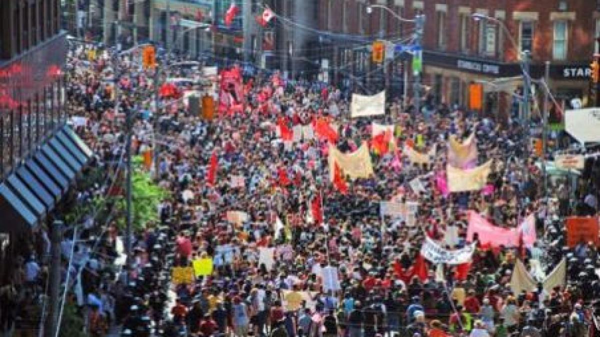 Violenţe la manifestaţia împotriva G20 de la Toronto (VIDEO)