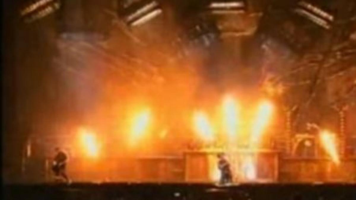 Rammstein a susţinut la Bucureşti un concert incendiar, la propriu (VIDEO)