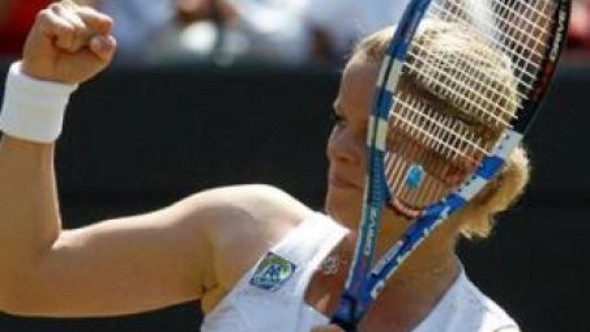 Kim Clijsters a câştigat duelul belgian de la Wimbledon şi merge în sferturi