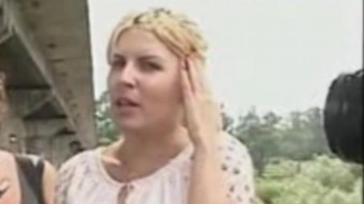 În mijlocul dezastrului provocat de inundaţii, Elena Udrea vorbeşte despre brandul turistic al României (VIDEO)