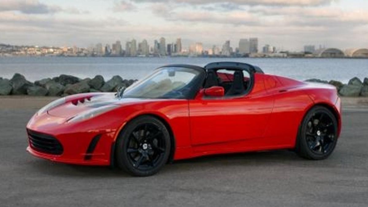 Tesla Roadster 2.5 - versiunea îmbunătăţită a maşinii sport electrice