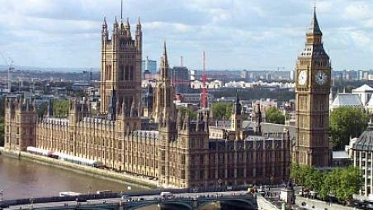 Londra lansează reformarea sistemului politic