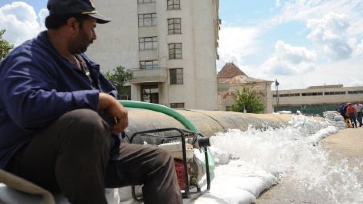 Dunărea începe să scadă la Galaţi. Vârful de viitură aşteptat sâmbătă