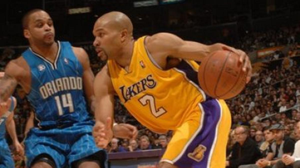 Derek Fisher refuză să se alăture "tripletei" de la Miami şi rămâne la Lakers