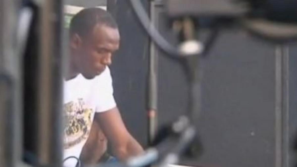 Usain Bolt a fost DJ pentru o zi la Paris (VIDEO)