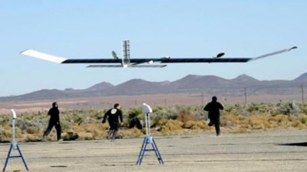 Un avion fără pilot, propulsat de energie solară, stabileşte un nou record mondial al duratei de zbor: peste 168 de ore