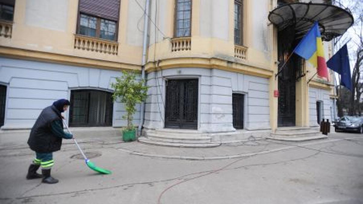 Curtea Constituţională: Posibilitatea partidelor de a cumpăra sedii în fiecare sector al Capitalei, neconstituţională