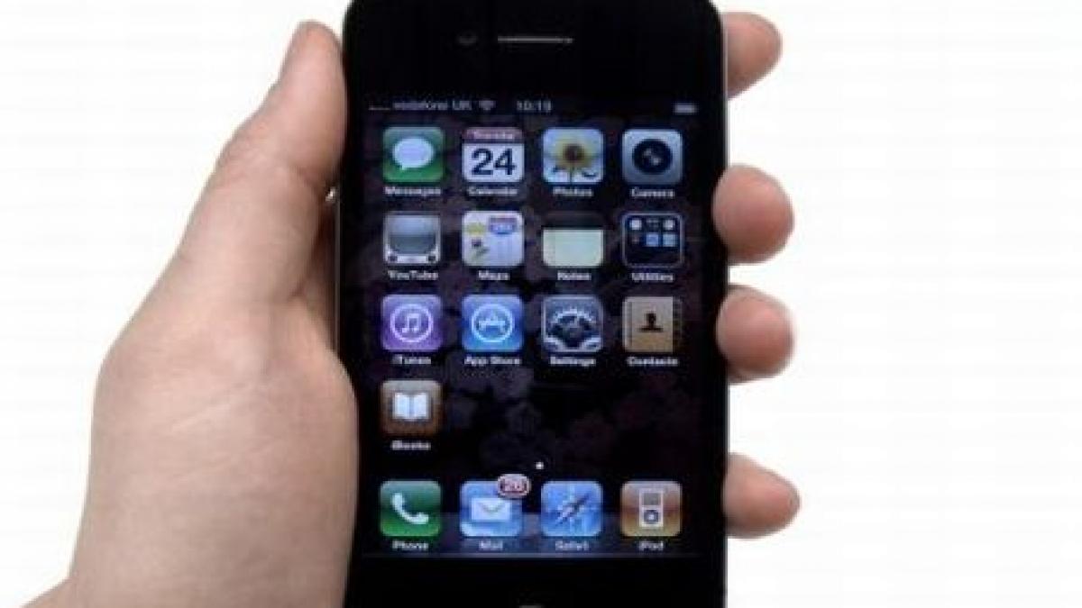 Apple a făcut un update la sistemul de operare al iPhone 4