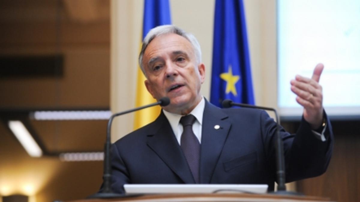 Mugur Isărescu: Banii nu pică din cer. Românii trebuie să înţeleagă că este nevoie de muncă