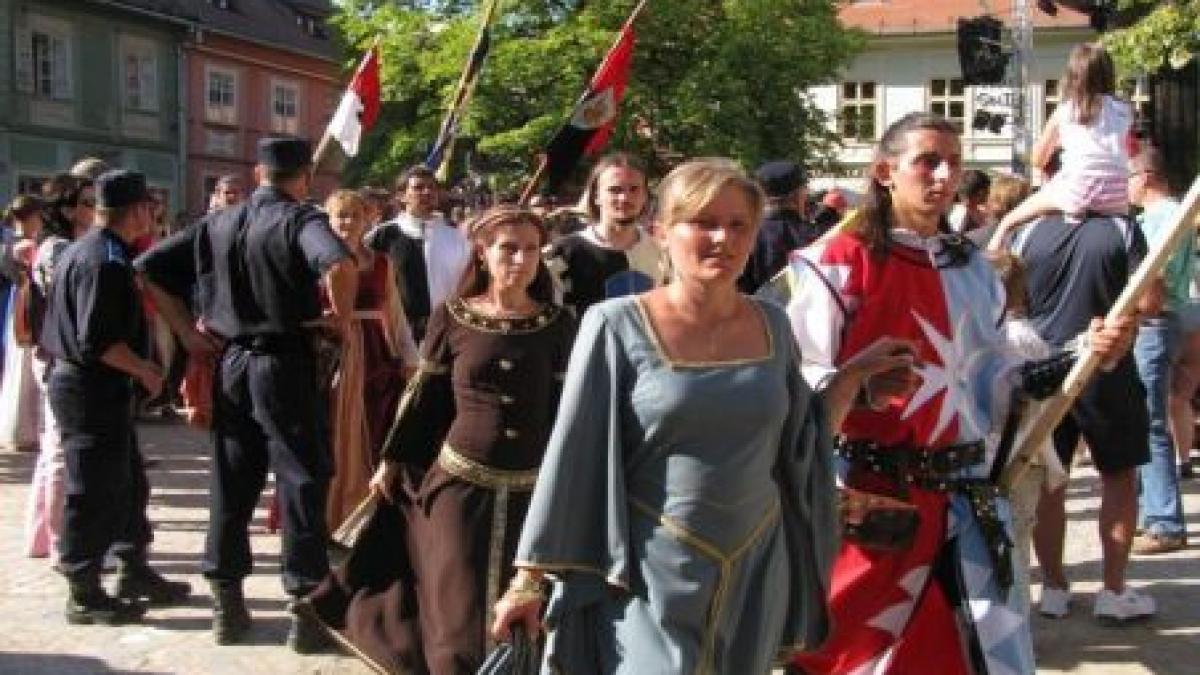 Festivalul Sighişoara Medievală debutează vineri. Se reunesc 13 ordine cavalereşti