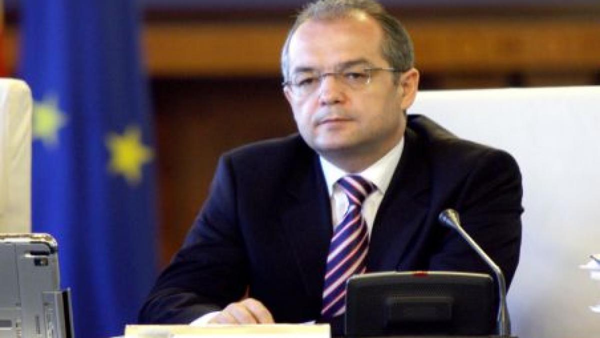 Emil Boc: Demarăm procedurile de reziliere a contractelor întârziate de firme cu 6-9 luni pentru proiectele UE (VIDEO)