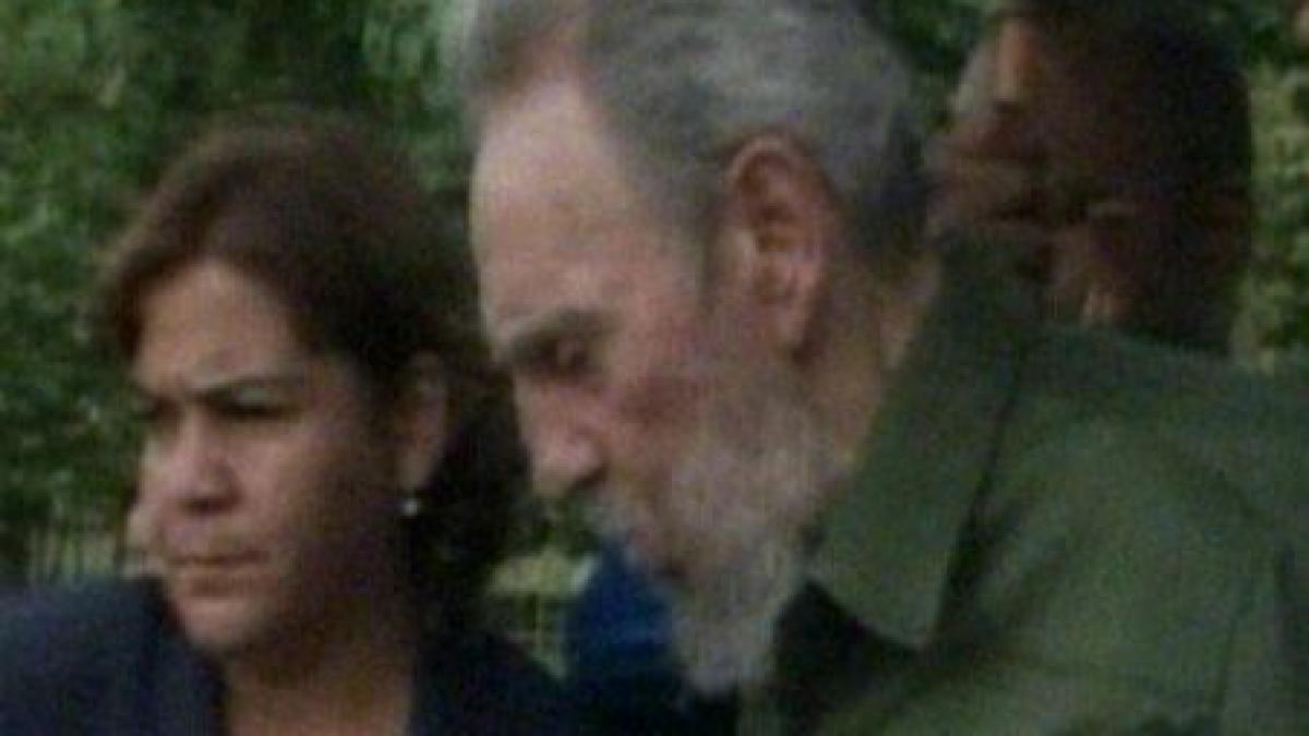 Fidel Castro a făcut prima deplasare în afară Havanei de la operaţia din 2006 (VIDEO)