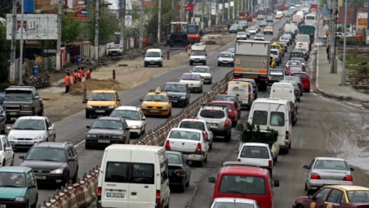 Trafic îngreunat pe DN1, în zona staţiunilor montane
