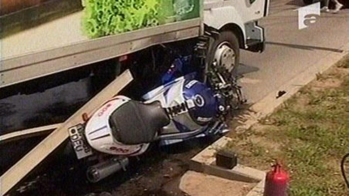 Oradea. Un tânăr motociclist a murit după ce a fost strivit de un camion (VIDEO)