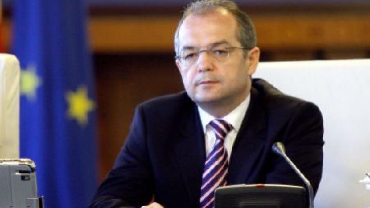 Boc către prefecţi: Nu guvernăm ca să fim frumoşi în sondaje. Rezultatele se vor vedea în doi ani (VIDEO)