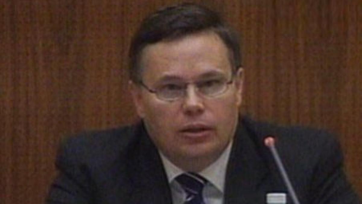 Jeffrey Frakns: Nu sfătuim inversarea reducerii de 25% a salariilor în 2011