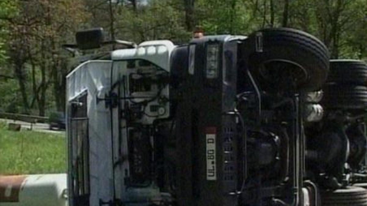 Circulaţia pe Autostrada Soarelui, blocată din cauza unui accident, reluată după 10 ore (VIDEO)