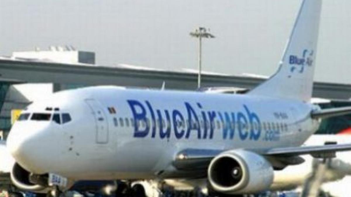 Blue Air îşi suspendă toate cursele interne, din lipsă de pasageri