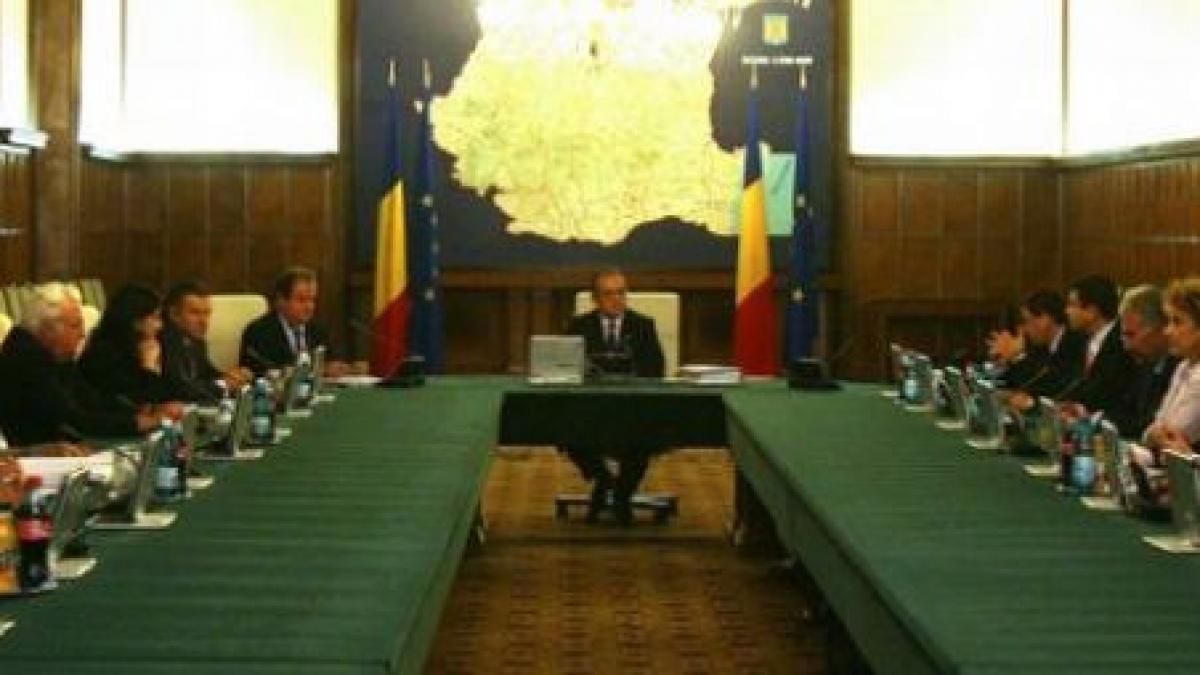 Guvernul va tăia 10% din banii de investiţii şi cheltuieli ai fiecărui minister