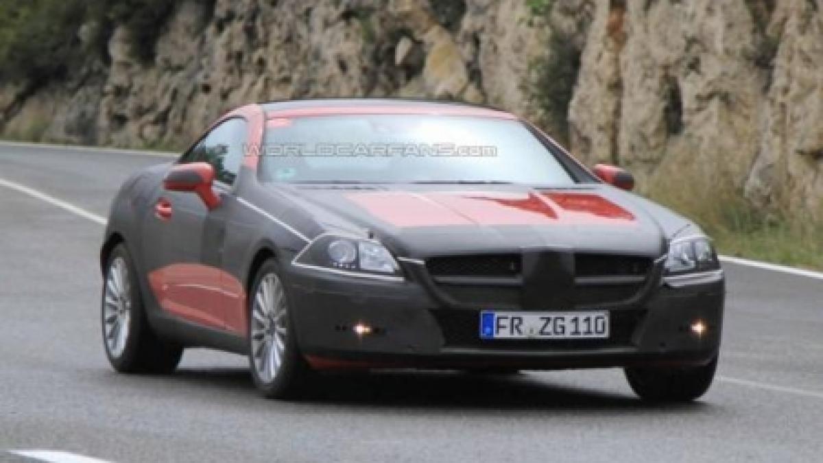 Mercedes-Benz SLK 2012, filmat în timpul unor teste din Statele Unite (VIDEO)