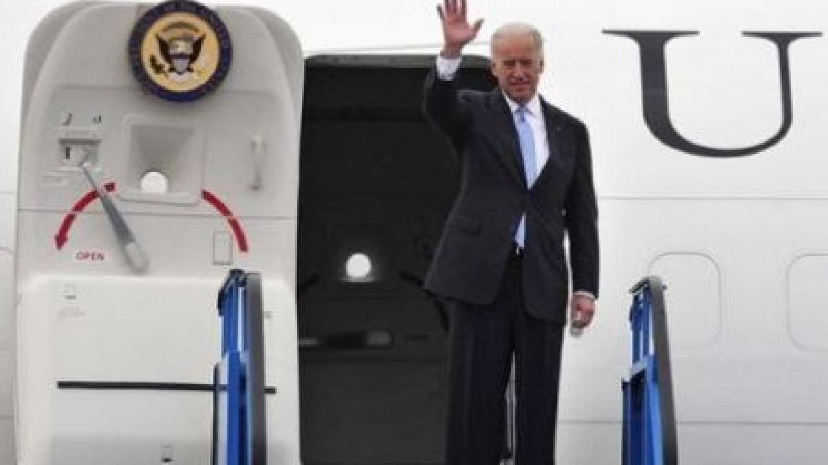 Suflul aeronavei lui Joe Biden a răsturant un avion turistic