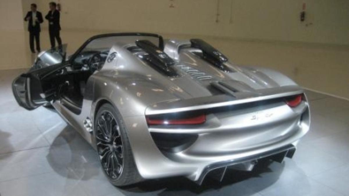 Porsche 918 Spyder Hybrid, condus pentru prima oară pe un drum închis din California (VIDEO)