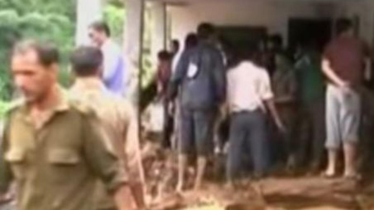 India: 18 copii au murit, după ce o şcoală a fost distrusă de o alunecare de teren (VIDEO)