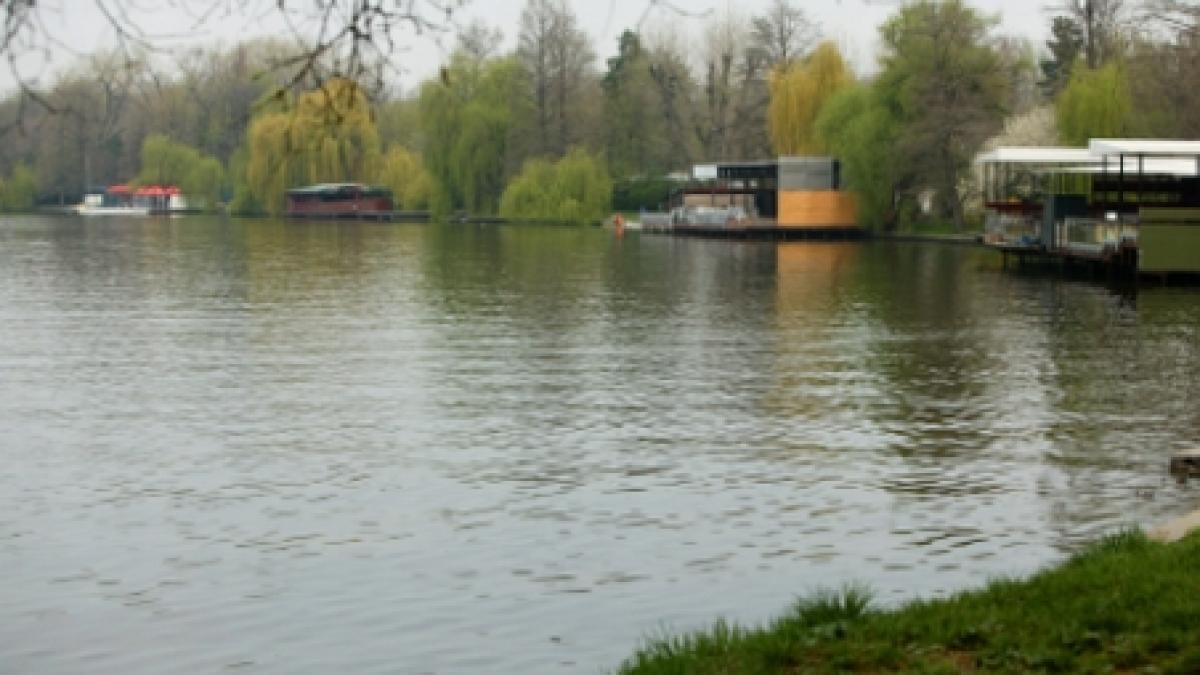 Cadavrul unei femei, descoperit în lacul Herăstrău din Capitală