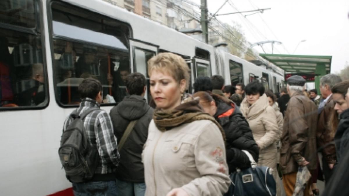 Restricţii în traficul bucureştean, din cauza lucrărilor la Pasajul Basarab. Vezi traseele RATB afectate 