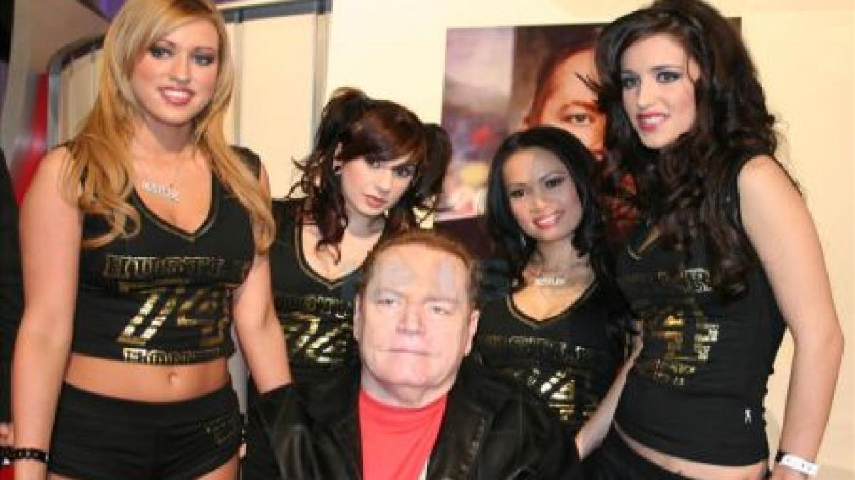 Larry Flint, acuzat de încălcarea normelor muncii în filmele porno realizate de compania sa