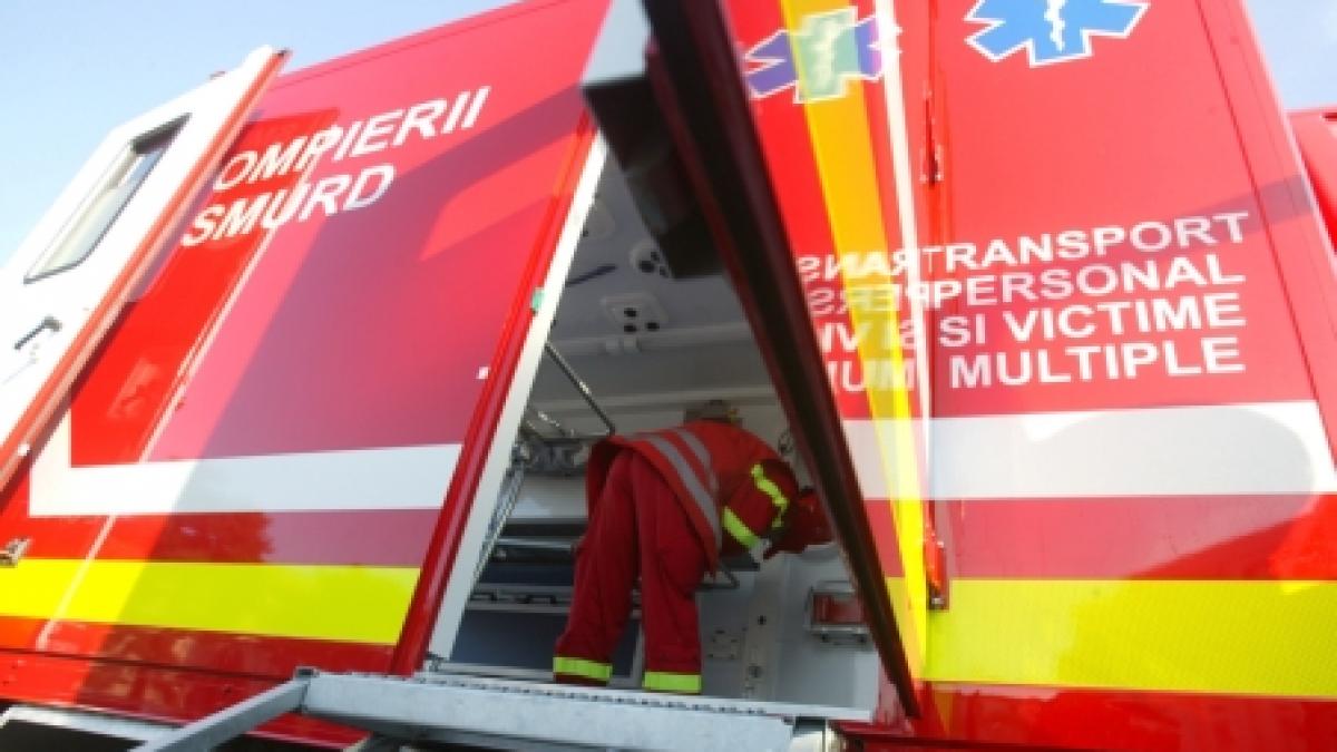 Iaşi. O femeie a murit, după ce a fost lovită de o ambulanţă pe trecerea de pietoni 