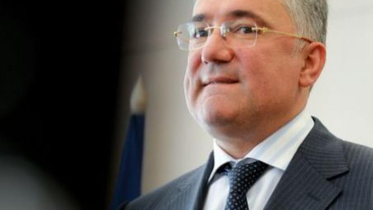 Adriean Videanu: Mi-am depus mandatul, de mâine dimineaţă mă găsiţi la PD-L